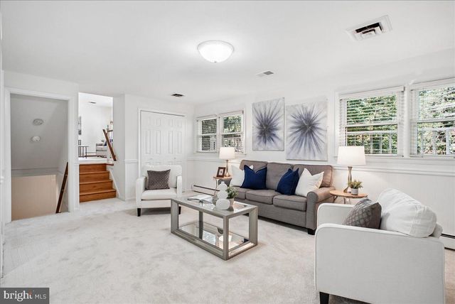 3403 VALEWOOD DR, Oakton, VA 22124