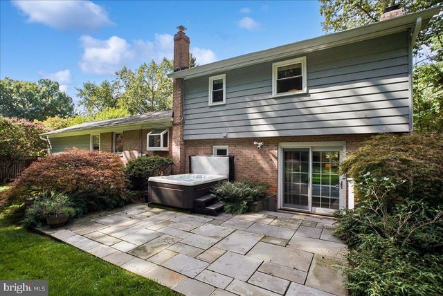 3403 VALEWOOD DR, Oakton, VA 22124