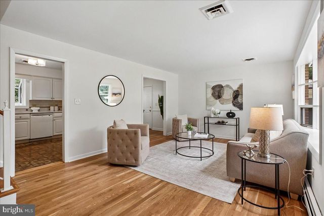 3403 VALEWOOD DR, Oakton, VA 22124