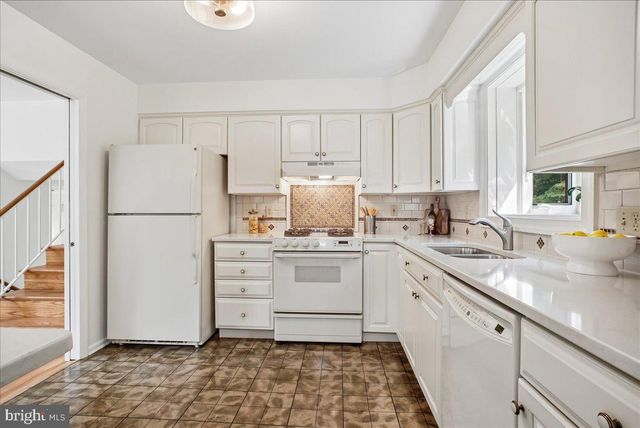 3403 VALEWOOD DR, Oakton, VA 22124