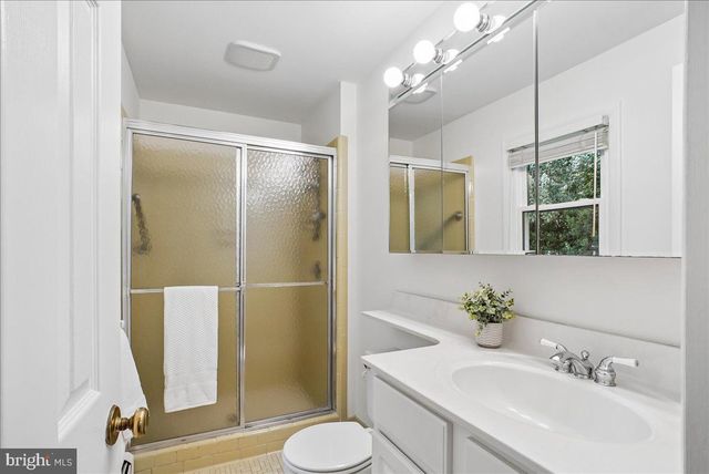 3403 VALEWOOD DR, Oakton, VA 22124