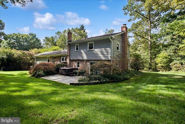 3403 VALEWOOD DR, Oakton, VA 22124