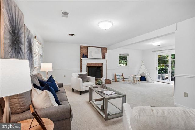 3403 VALEWOOD DR, Oakton, VA 22124