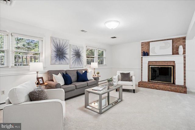 3403 VALEWOOD DR, Oakton, VA 22124