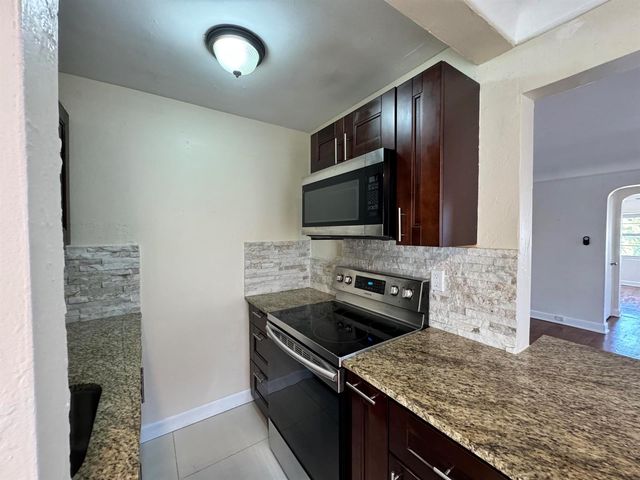 14 S M Street 3, Lake Worth Beach, FL 33460