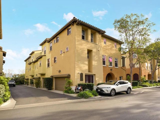 2684 Escala Circle, San Diego, CA 92108