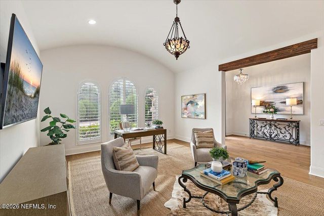 5226 COMMISSIONERS Drive, Jacksonville, FL 32224