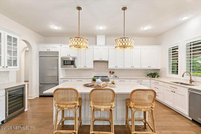 5226 COMMISSIONERS Drive, Jacksonville, FL 32224
