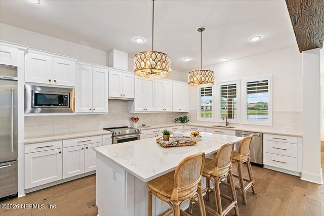 5226 COMMISSIONERS Drive, Jacksonville, FL 32224