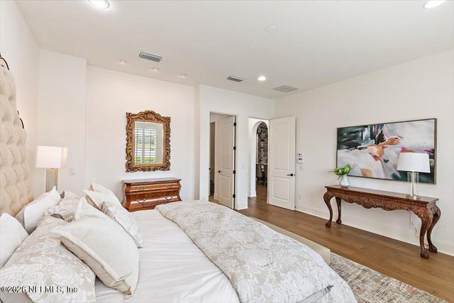 5226 COMMISSIONERS Drive, Jacksonville, FL 32224