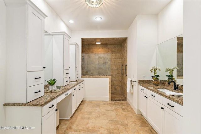 5226 COMMISSIONERS Drive, Jacksonville, FL 32224