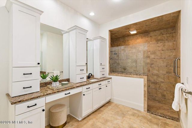 5226 COMMISSIONERS Drive, Jacksonville, FL 32224