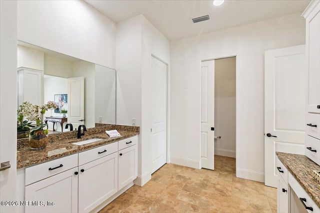 5226 COMMISSIONERS Drive, Jacksonville, FL 32224