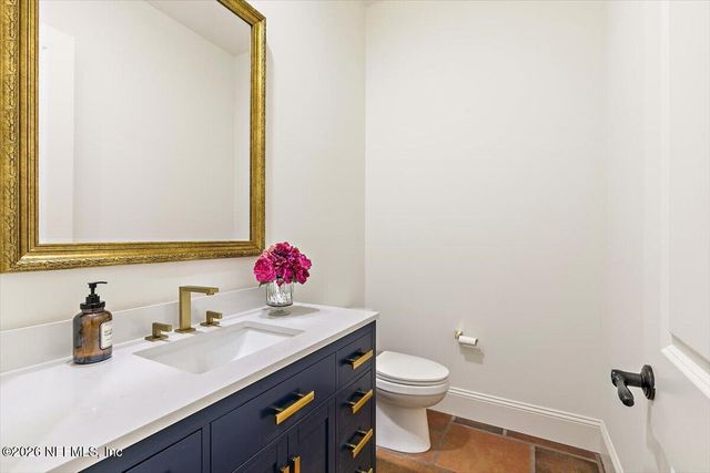 5226 COMMISSIONERS Drive, Jacksonville, FL 32224