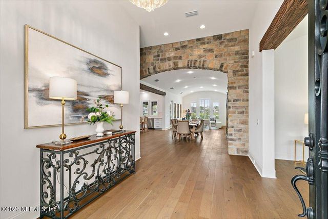 5226 COMMISSIONERS Drive, Jacksonville, FL 32224