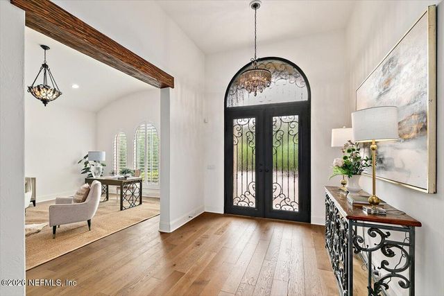 5226 COMMISSIONERS Drive, Jacksonville, FL 32224