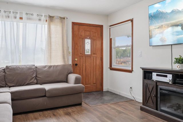 920 N Grandview BOULEVARD, Waukesha, WI 53188