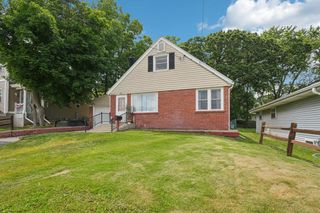 920 N Grandview BOULEVARD, Waukesha, WI 53188