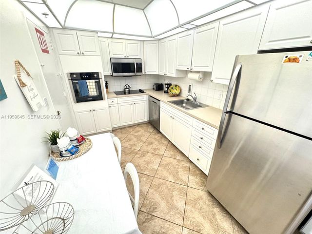 3901 S Ocean Dr 4J, Hollywood, FL 33019