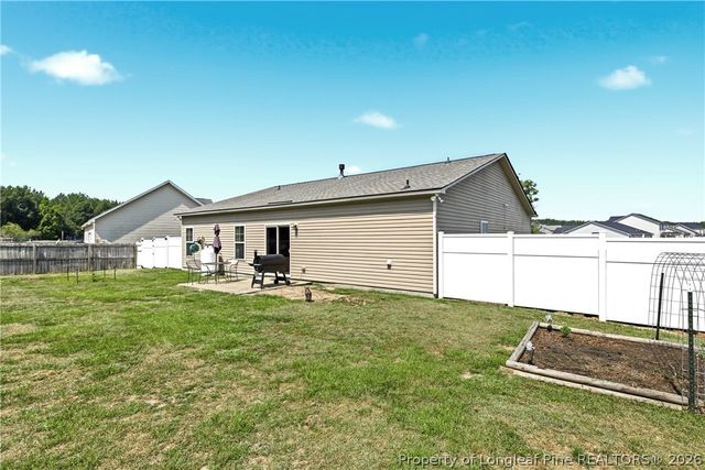 1094 Saint Johns Loop, Raeford, NC 28376