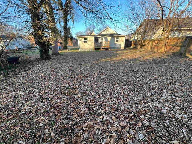215 E Chestnut Street, Boonville, IN 47601