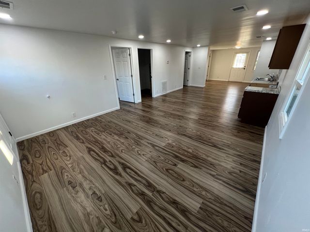 215 E Chestnut Street, Boonville, IN 47601