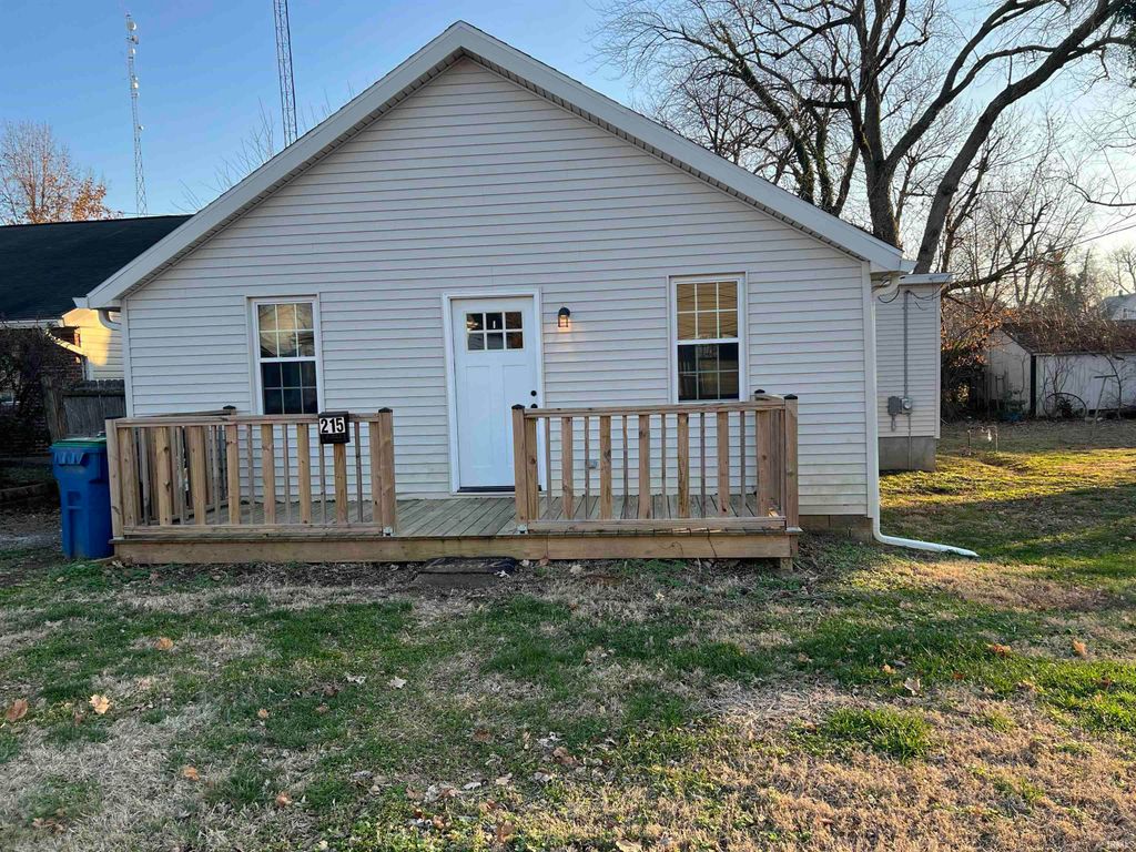 215 E Chestnut Street, Boonville, IN 47601