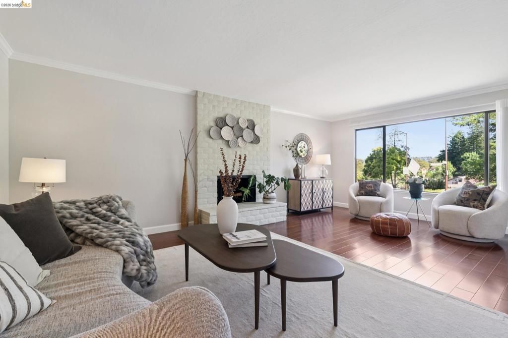 Image 4 of property listing at 410 410 Grizzly Peak Blvd, Berkeley, CA 94708