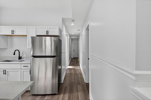 6660 S Michigan Avenue, Chicago, IL 60637