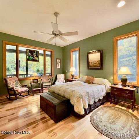 500 Holloway Road, Robbinsville, NC 28771