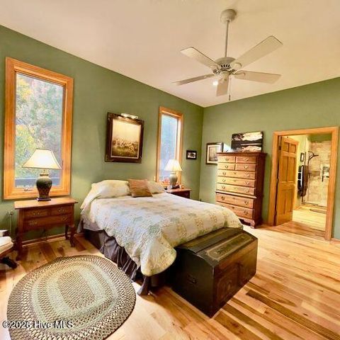 500 Holloway Road, Robbinsville, NC 28771