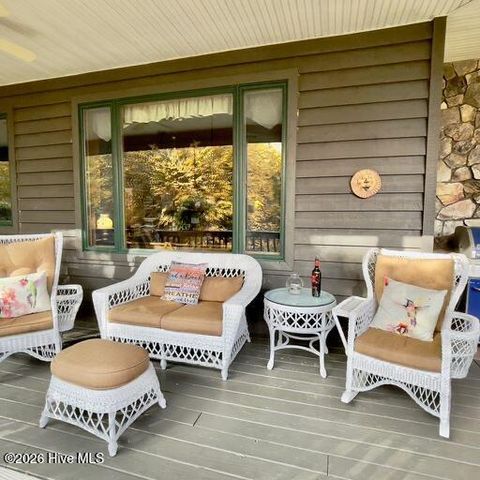 500 Holloway Road, Robbinsville, NC 28771