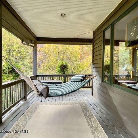 500 Holloway Road, Robbinsville, NC 28771
