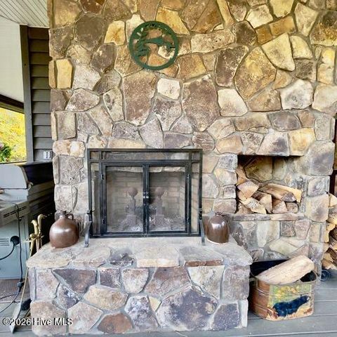 500 Holloway Road, Robbinsville, NC 28771