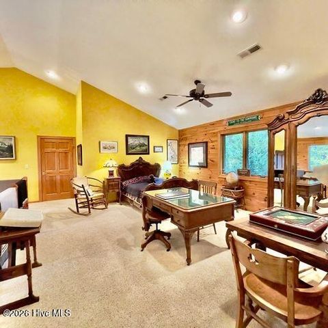 500 Holloway Road, Robbinsville, NC 28771