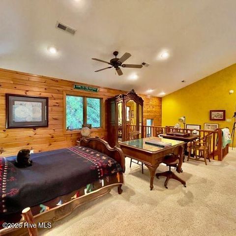 500 Holloway Road, Robbinsville, NC 28771