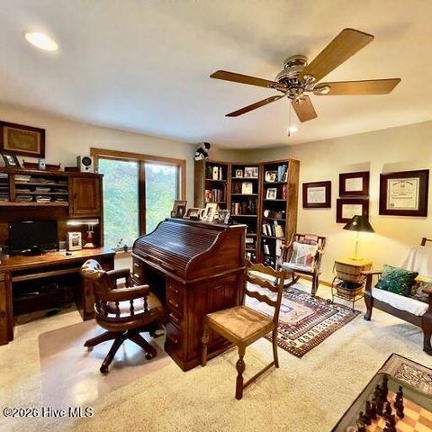 500 Holloway Road, Robbinsville, NC 28771