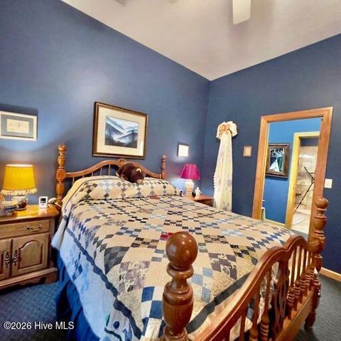500 Holloway Road, Robbinsville, NC 28771
