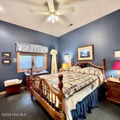500 Holloway Road, Robbinsville, NC 28771