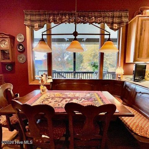 500 Holloway Road, Robbinsville, NC 28771