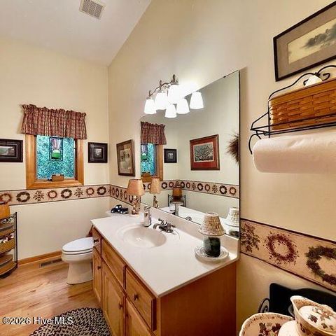 500 Holloway Road, Robbinsville, NC 28771