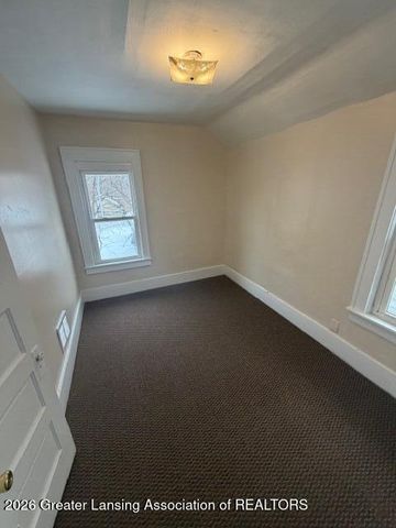 1402 Knollwood Avenue, Lansing, MI 48906