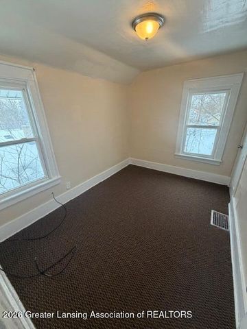 1402 Knollwood Avenue, Lansing, MI 48906