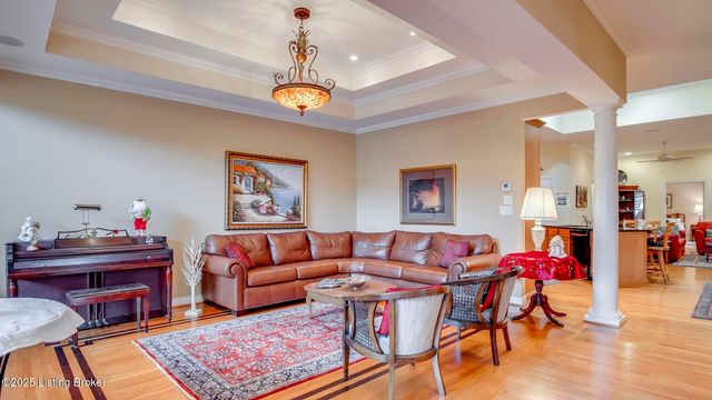 2621 Alia Cir, Louisville, KY 40222