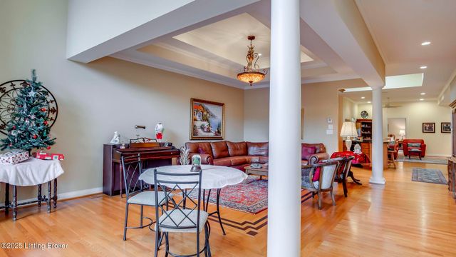 2621 Alia Cir, Louisville, KY 40222