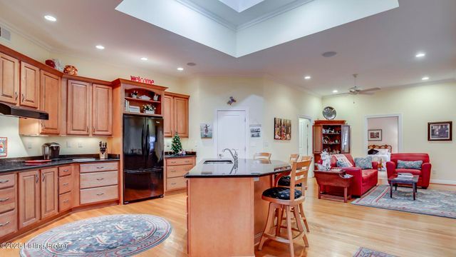 2621 Alia Cir, Louisville, KY 40222