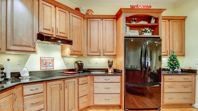 2621 Alia Cir, Louisville, KY 40222