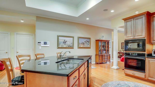 2621 Alia Cir, Louisville, KY 40222