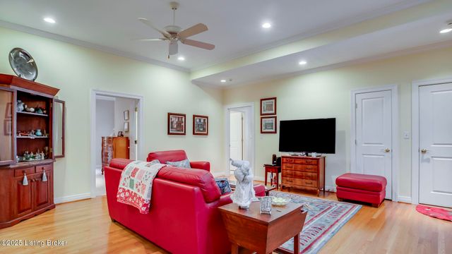 2621 Alia Cir, Louisville, KY 40222