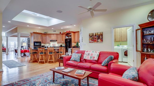 2621 Alia Cir, Louisville, KY 40222